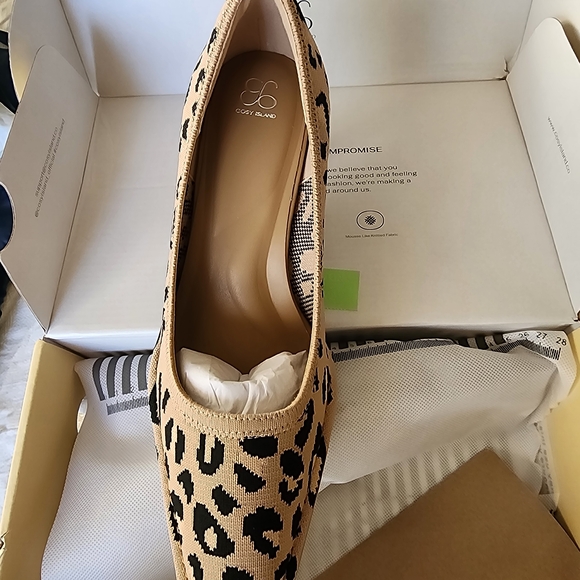 Cozy Island Leopard Knit Square Toe Pumps/New In Box - Picture 4 of 7